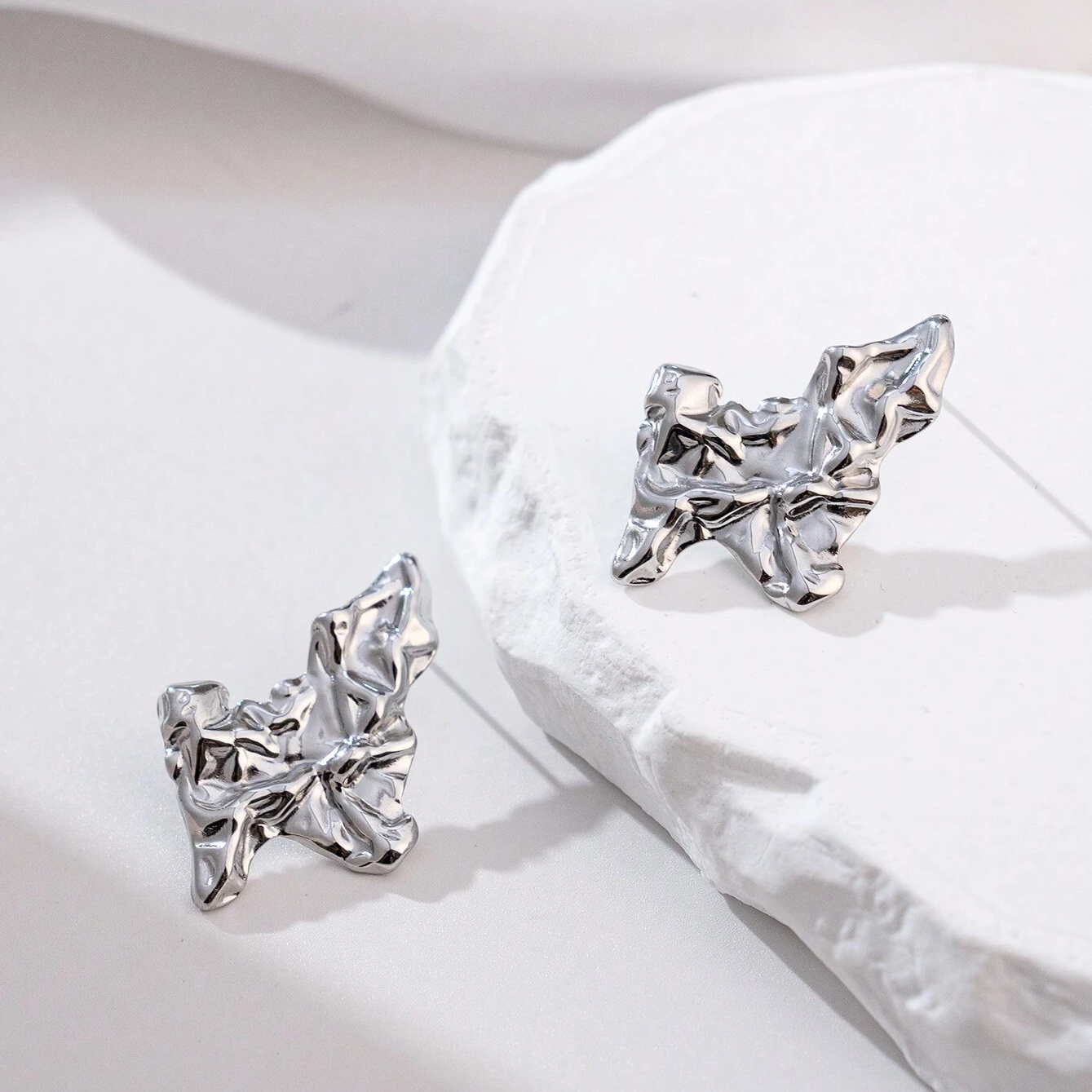 ZOE EARRINGS SILVER