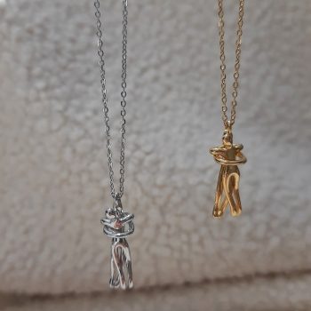 THE HUG NECKLACE – GOLD